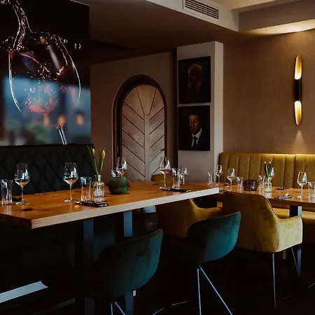 Weingut Und Gaestehaus Apel 여관