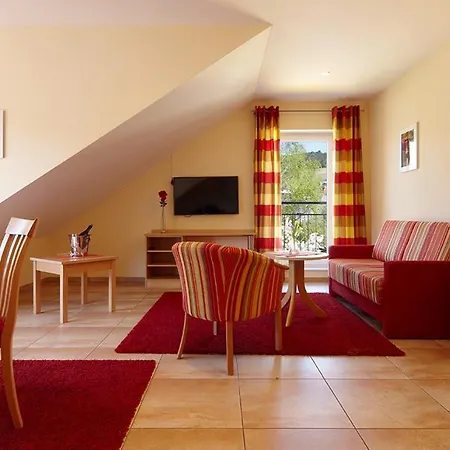 Weingut Und Gaestehaus Apel * Nittel