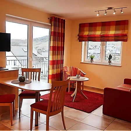 Weingut Und Gaestehaus Apel 여관