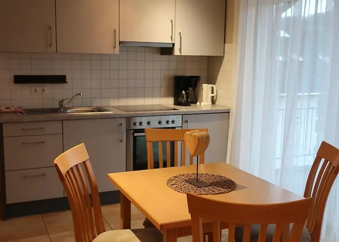 Weingut Und Gaestehaus Apel Värdshus Nittel